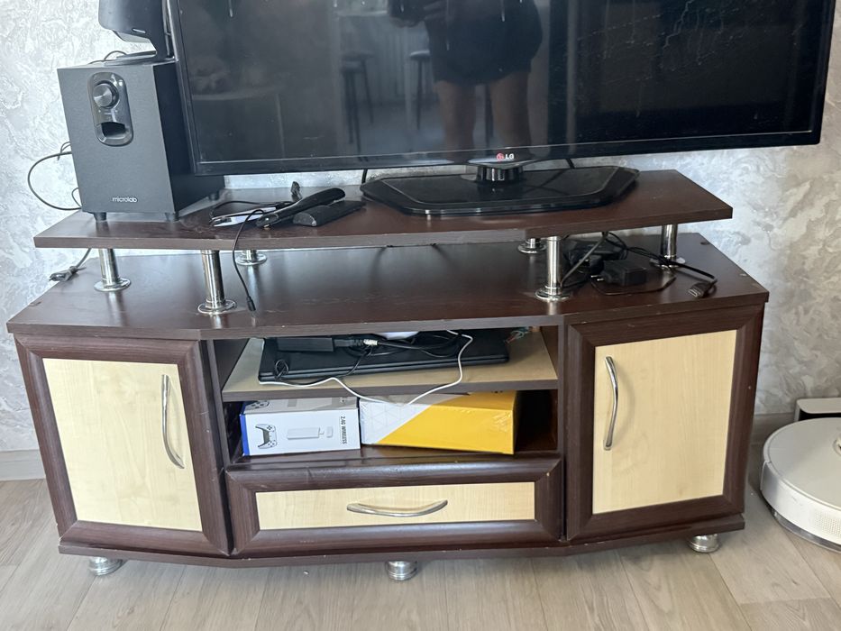 Тумба под телевизор