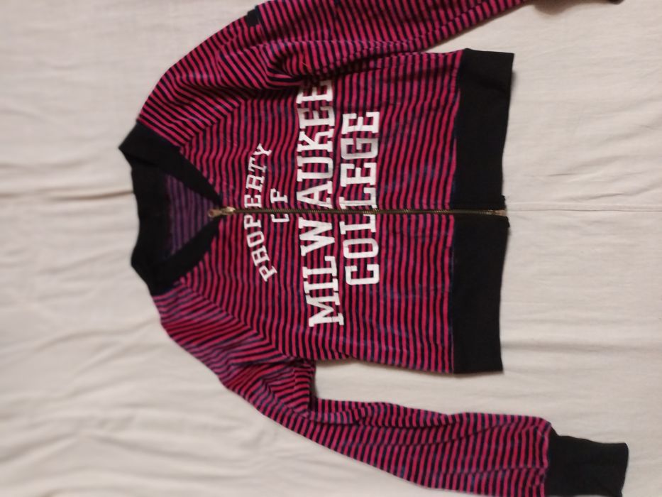 Продам кофточки на девочку