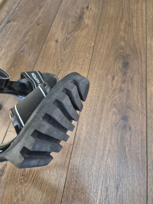 Liu.Jo кецове,LV обувки сандали,Moschino