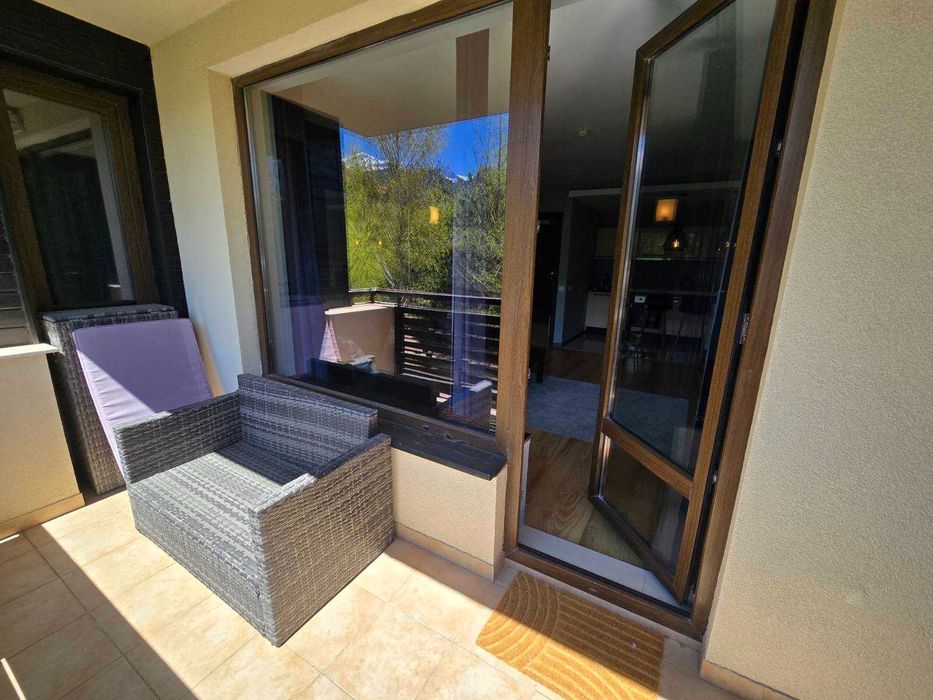 Луксозно обзаведен тристаен апартамент с южно изложение за продажба в комплекс Тера