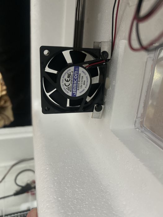 Продается хороший ИНКУБАТОР