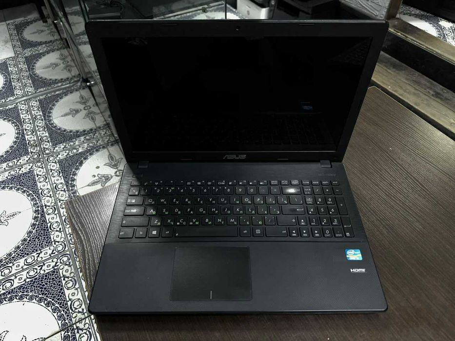 Ноутбук ASUS / Core i3 / 4GB / SSD 120GB
