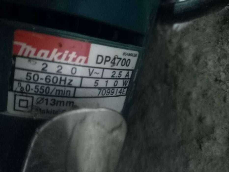 Дрель Makita DP4700
