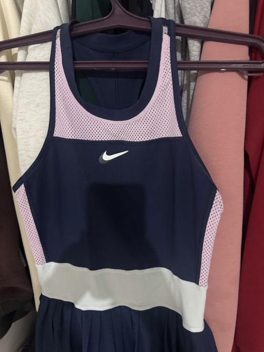 Теннисное платье nike