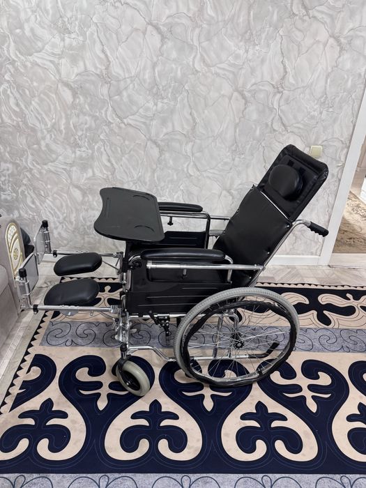 Инвалидная кресло -коляска с туалетом