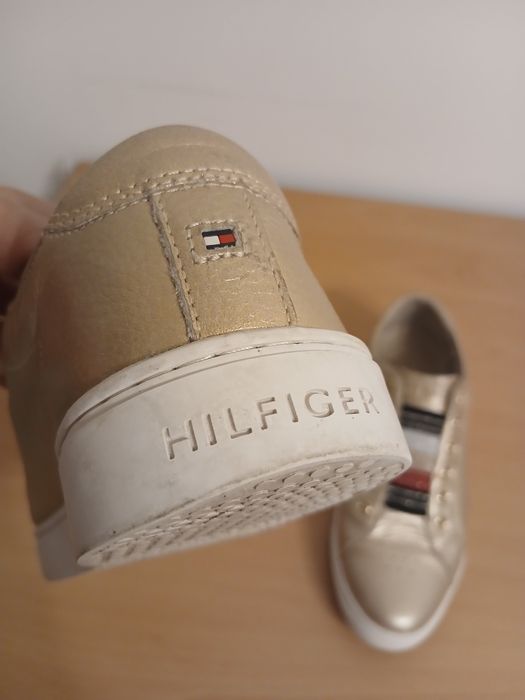 Маратонки на Tommy Hilfiger