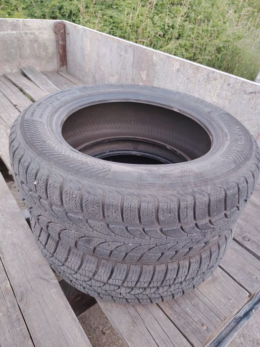 Два броя 175/65/14 nokian