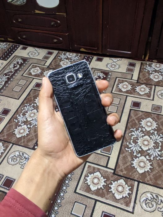 Samsung A3 16gb сотилади