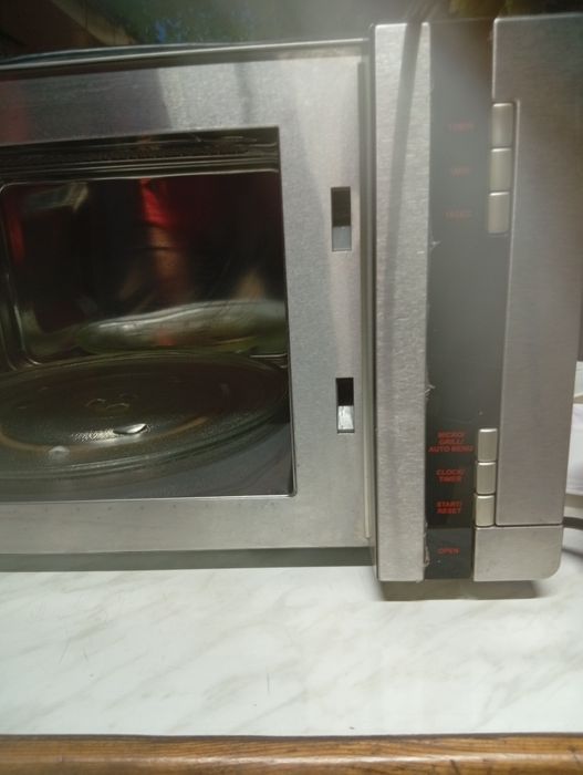 Продается микроволновая печь