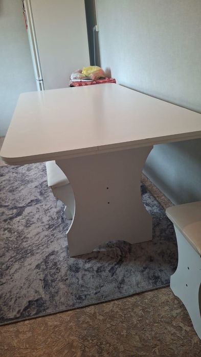 Продам стол и стулья