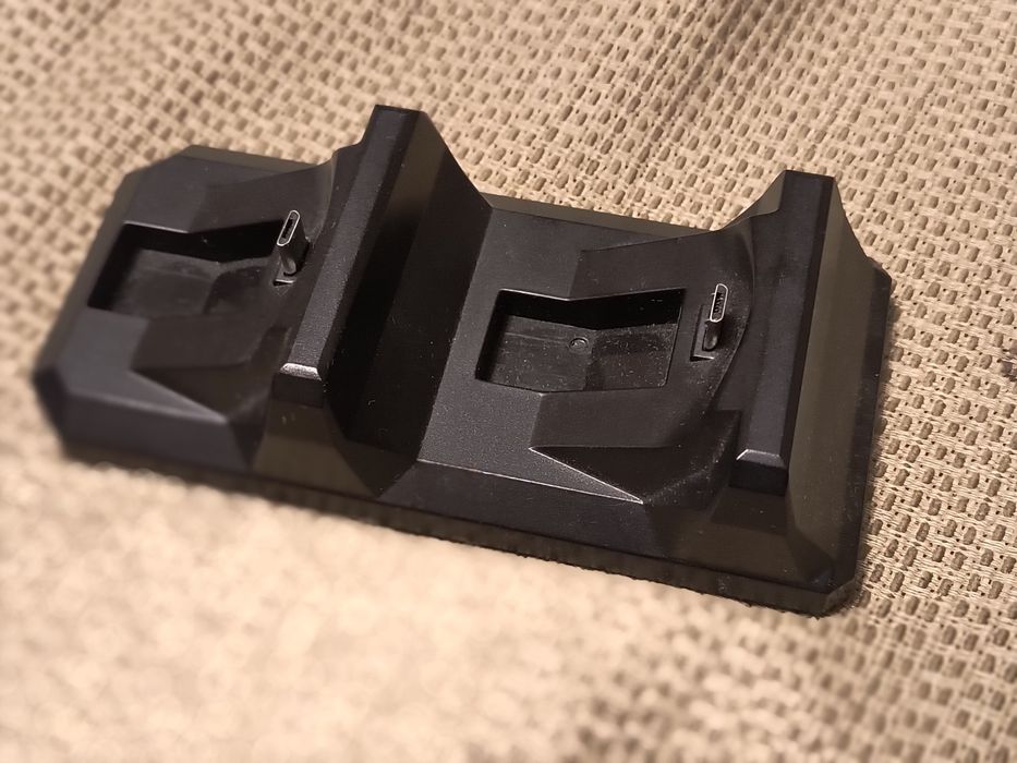 Двойно Зарядно за ps4 контролер/джойстик