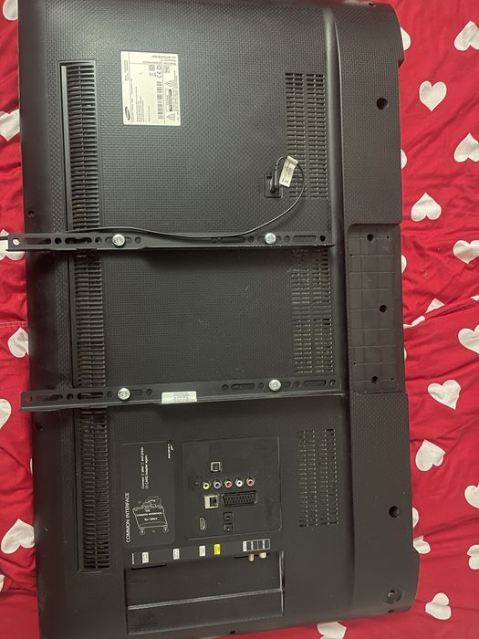 Tv samsung  smart defect lampa se vede in poza defectul, in rest ok!