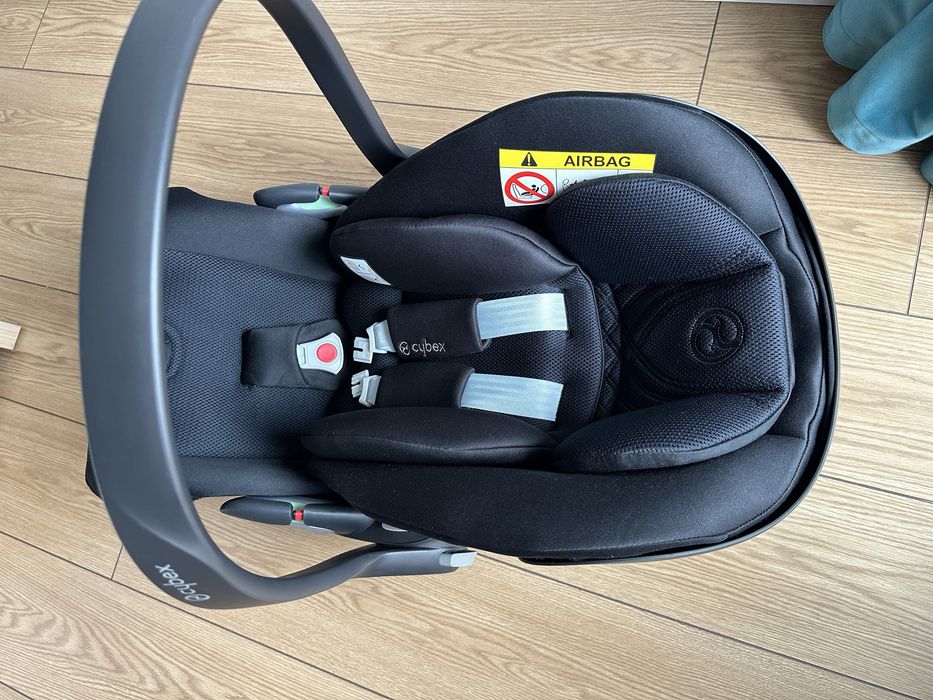 Scoică auto Cybex Cloud T i-Size Plus + adaptoare carucior + husă vară | stare foarte bună