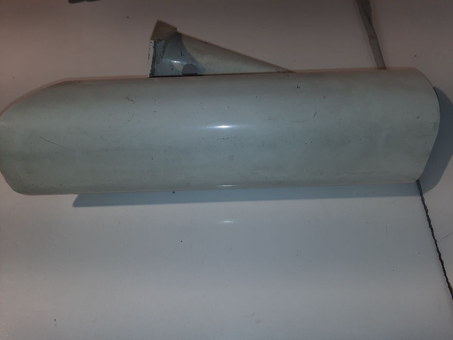 Кутия - кожух с камера за видеонаблюдение със стойка и отопление