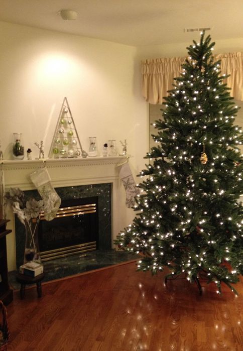 Новогодняя Ёлка продаётся