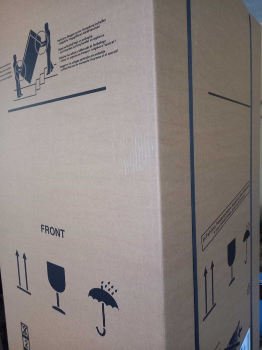 Продавам хладилник Liebherr SK 4240