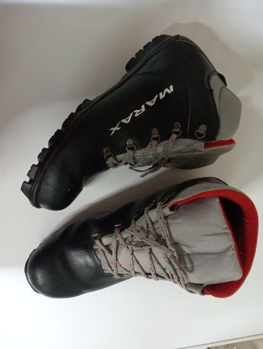 Продам лыжные  беговые мужские ботинки  47 размер