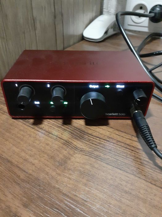 Студийный комплект Focusrite Scarlett Solo Studio 4th Gen