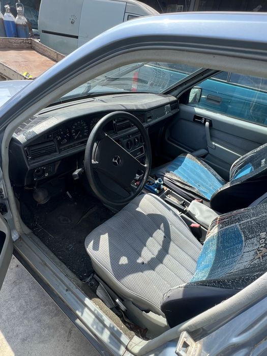 Mercedes Benz 190 НА ЧАСТИ
