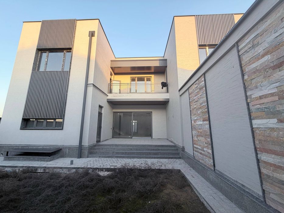 Продаются Коттеджи 3,5 сотки / 400 м2