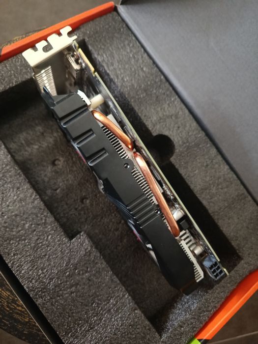 Placa video AMD R9 370 4GB