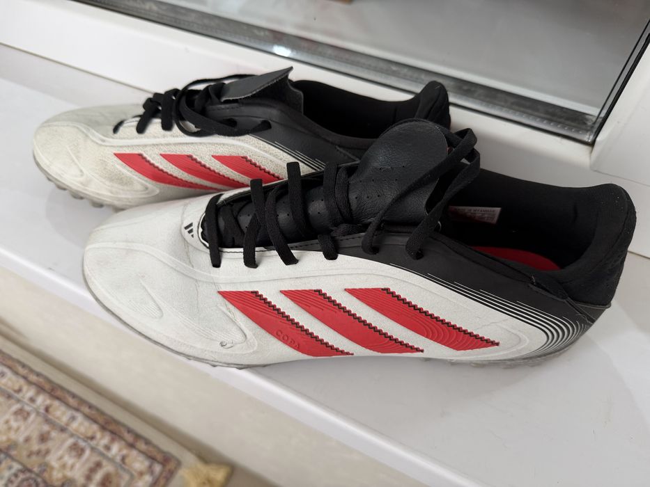 Срочно продам сороконожки Adidas