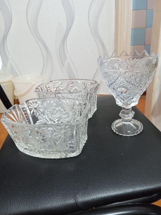 Продам хрустальные вазы