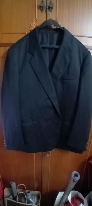 Sacou ptr.barbati.este din stofa 100/100..sacoul este nou .