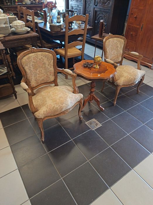 Lichidare stoc mobilier antic lemn masiv