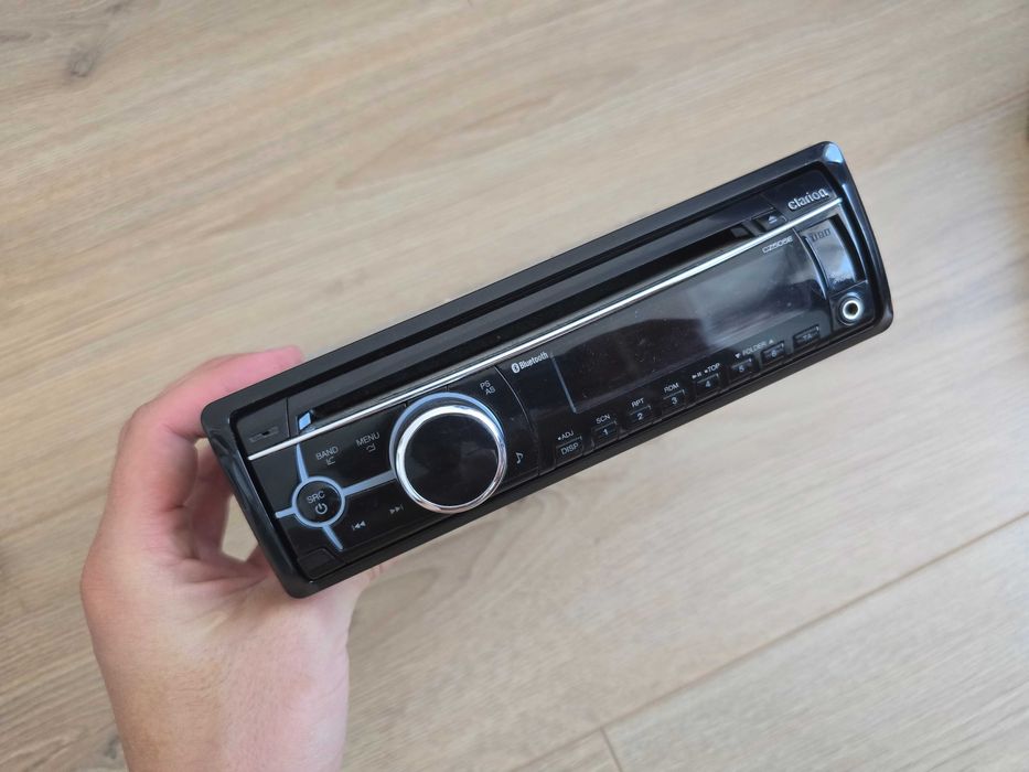 CD плейър Clarion CZ505E