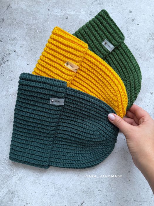 шапки ручной работы.