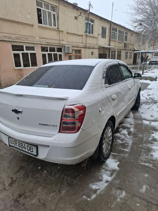 Kobalt avtomobili sotiladi.