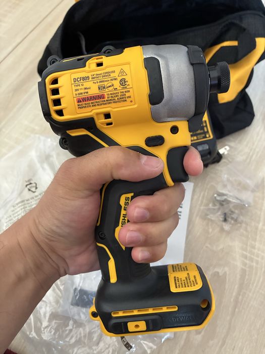 Импакт dewalt