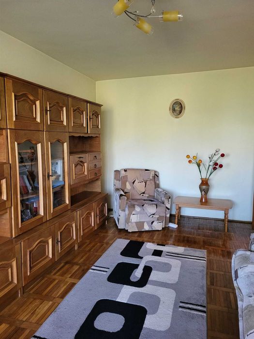 Închiriez aparatment