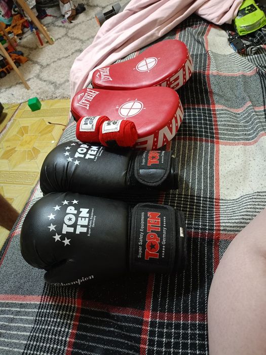 Боксерские перчатки с лапами