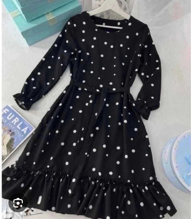 Продам платья разные