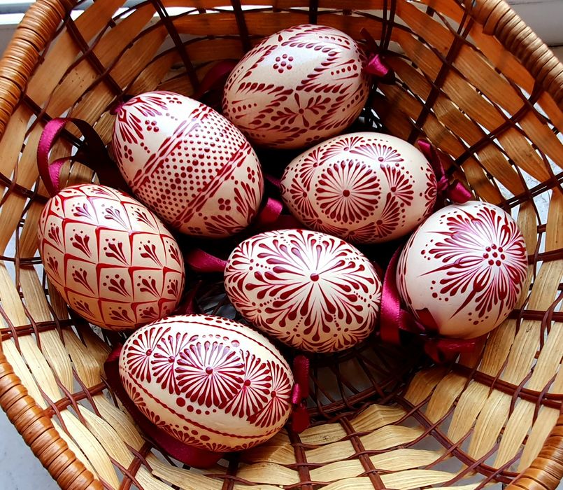 Oua incondeiate  pentru decor