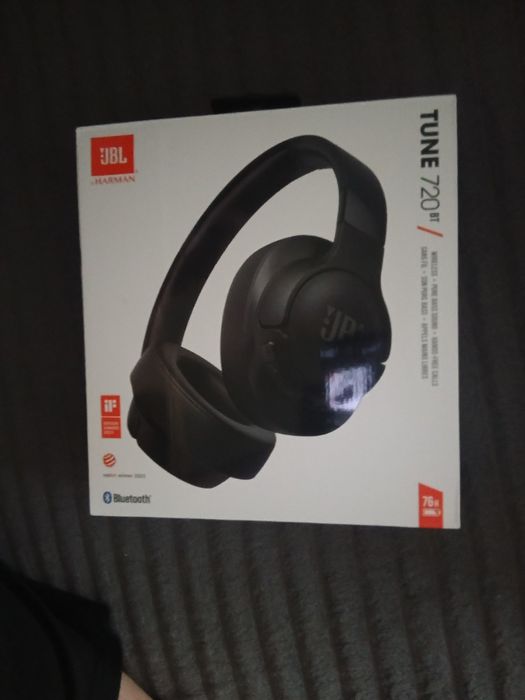 JBL TUNE 720BT black