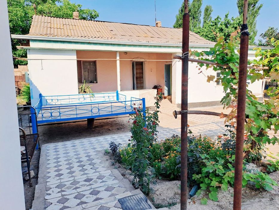 Hovli uy sotiladi. Дом продаётся