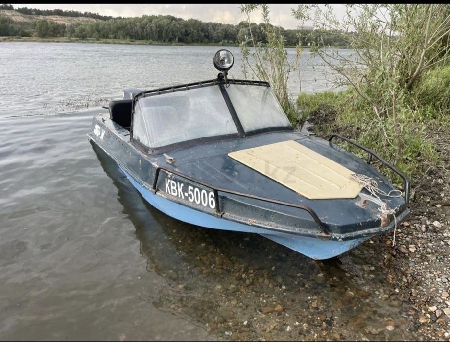 Продам лобдку Обь с моторм