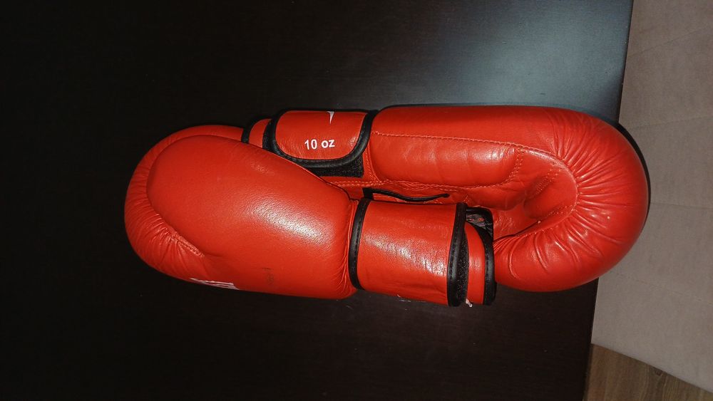 Перчатки Everlast 10 размер в хорошем качестве