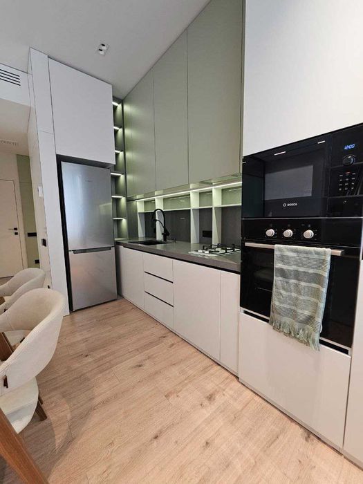 Центр Луночарского. 2/3/6. Новостройка