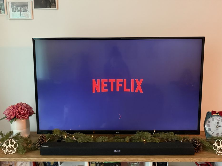 LG smart TV - 123 cm