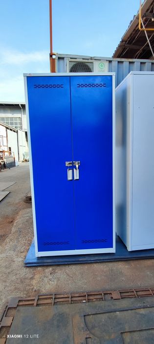 Металлические шкафы.