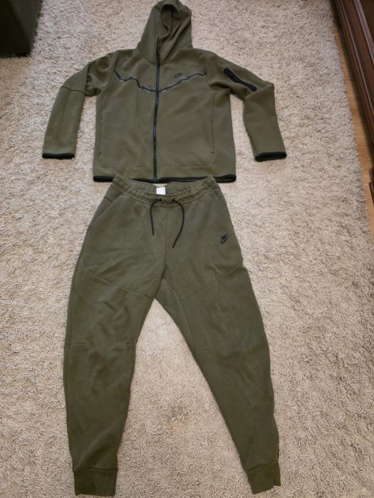 Оригинални Nike tech L,два броя