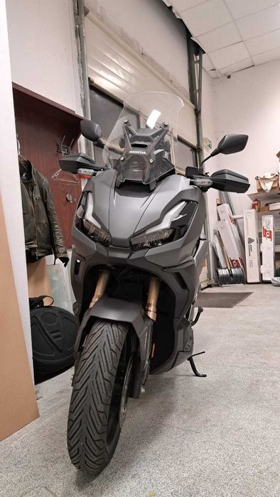 Scuter Honda ADV 350