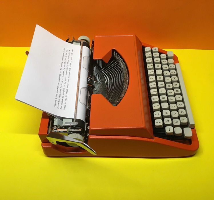 Пишеща Машина Royal  обслужена Латиница Qwertz Made in Japan