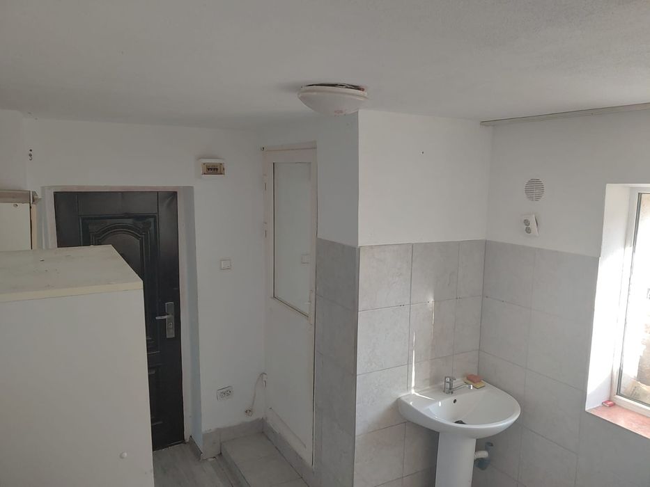 Vând garsonieră în CET Constanța