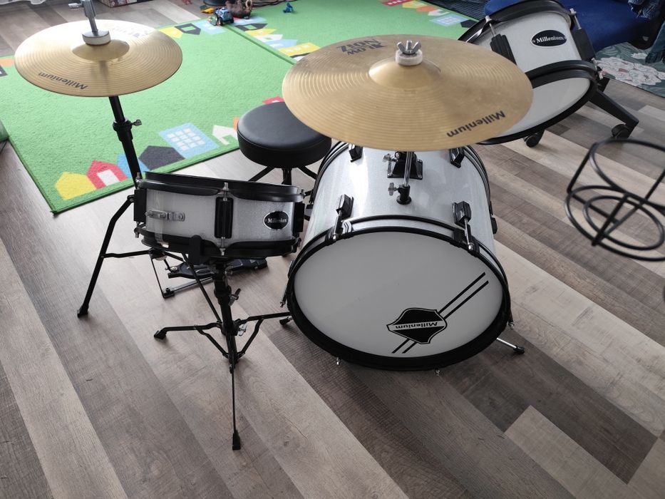 Tobe copii Millenium