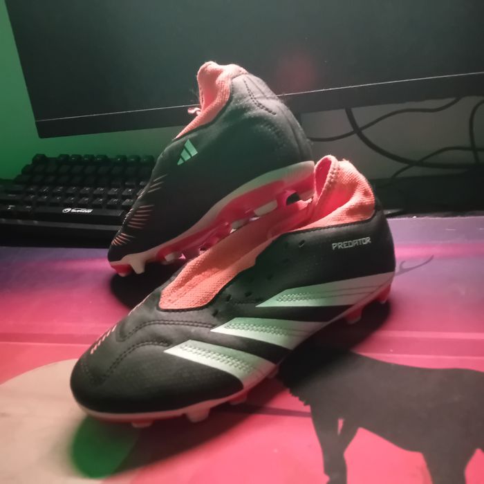 Crampoane adidas predator